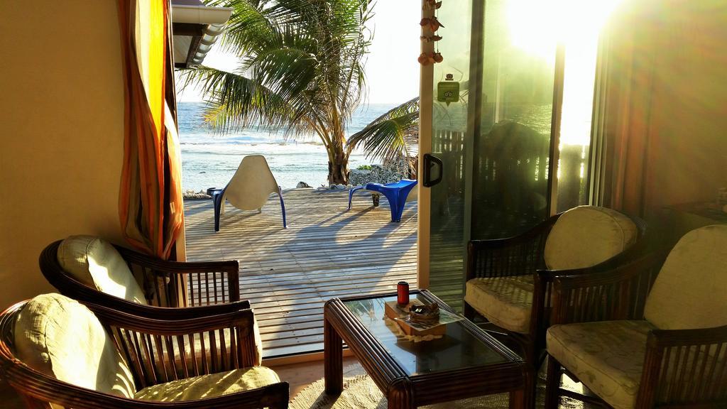 Miki Miki Lodge Avatoru Esterno foto